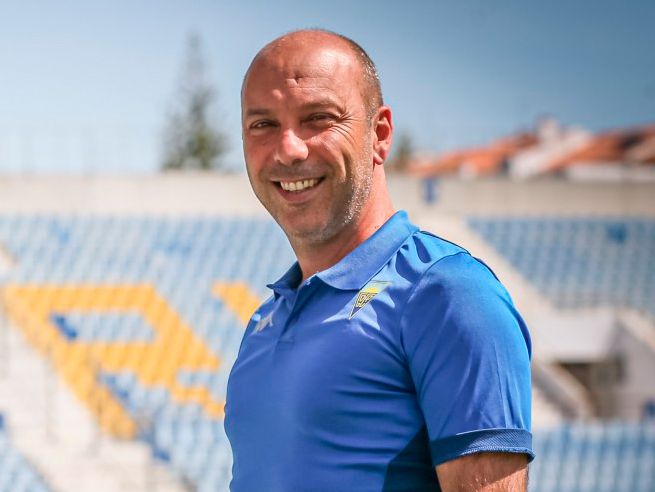 Bruno Pinheiro chegou, viu e assumiu comando técnico do Académico de Viseu